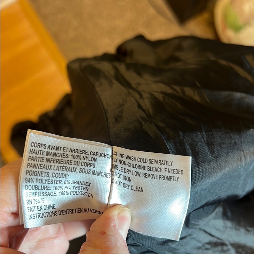 MICHAEL KORS Women's Black Mixed Media Coat Hooded Quilt Jacket Silver
Logo Sz S - Picture 14 of 16